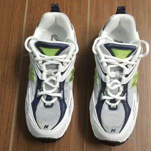 Women's New Balance sneakers
